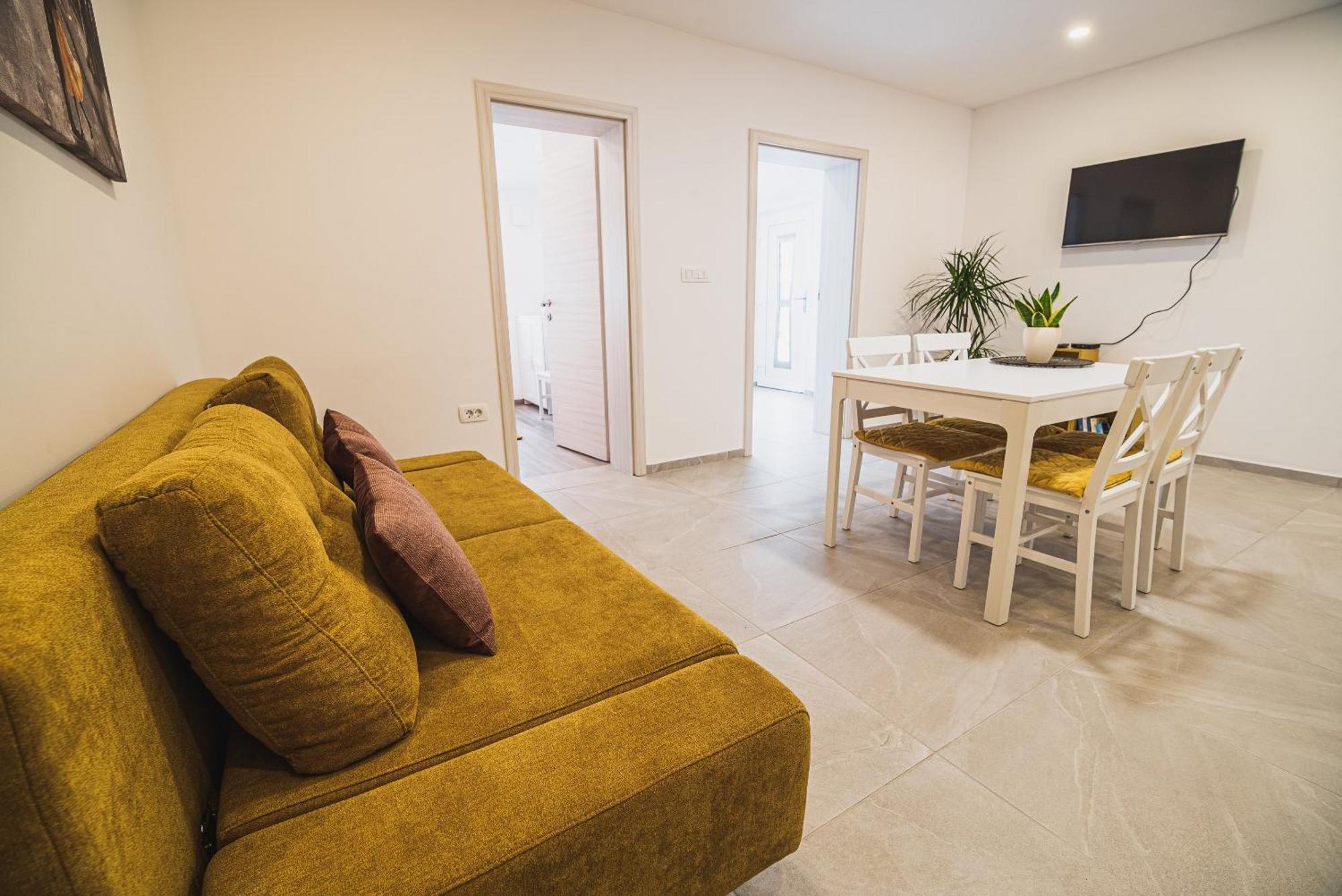 Gotar Apartment With Garden كوباريد المظهر الخارجي الصورة