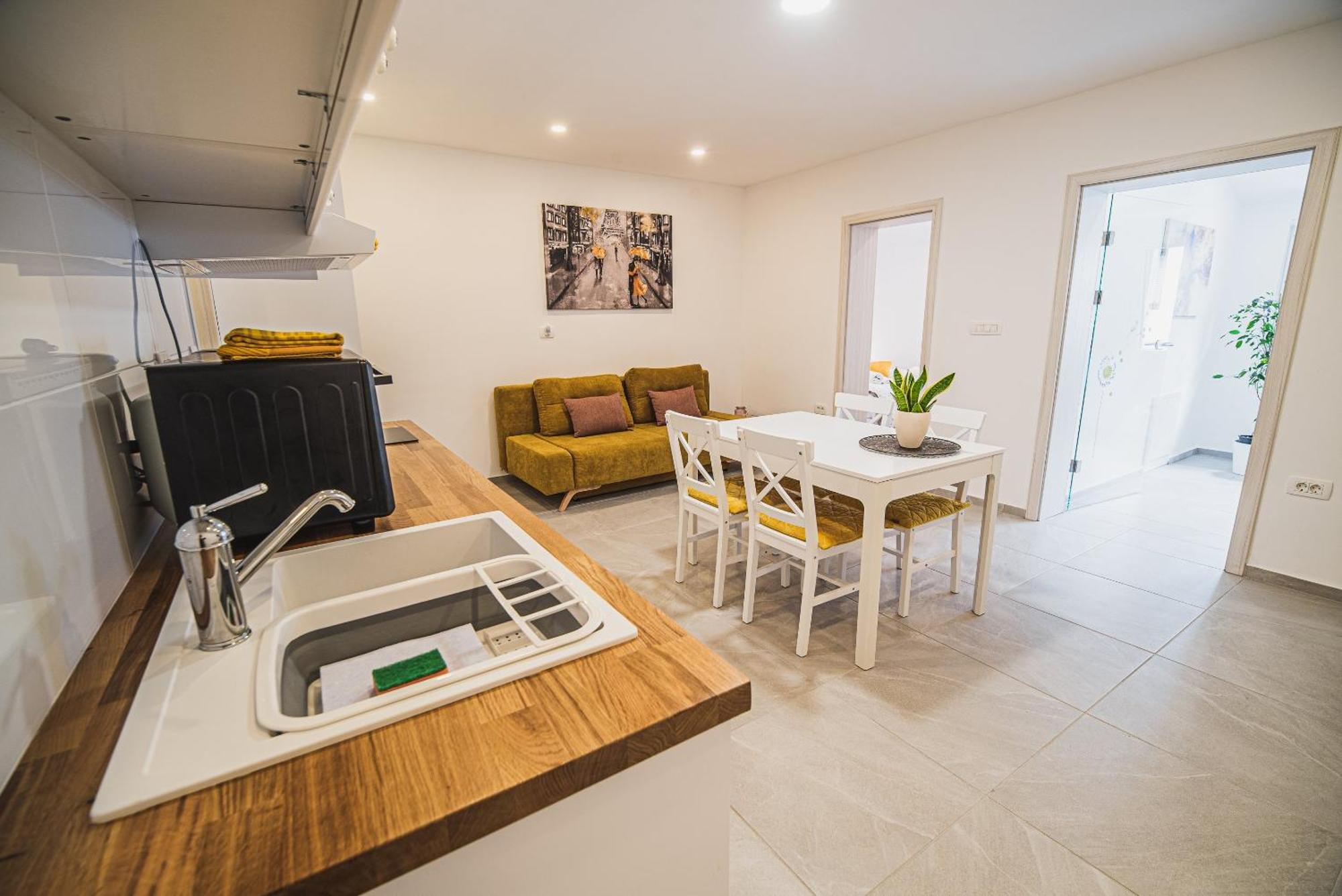Gotar Apartment With Garden كوباريد المظهر الخارجي الصورة