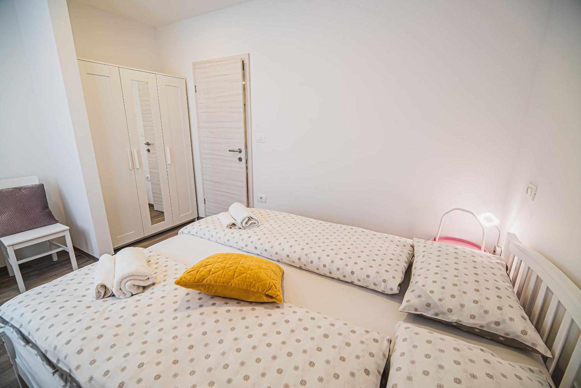 Gotar Apartment With Garden كوباريد المظهر الخارجي الصورة