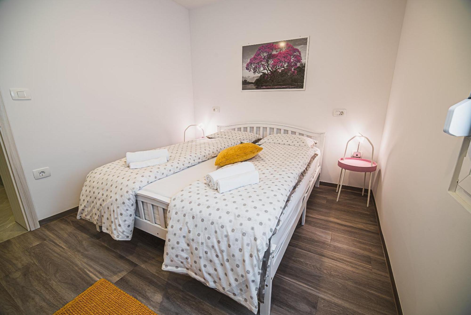 Gotar Apartment With Garden كوباريد المظهر الخارجي الصورة